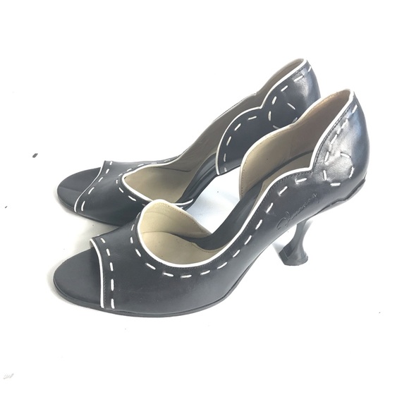 John Fluevog Black Leather shoes size 8.5 heels - Picture 6 of 7